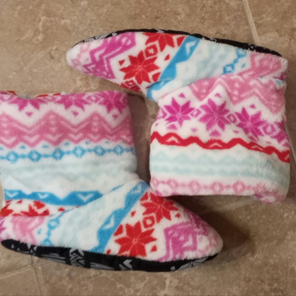 Plush Indoor Winter Slipper Boots Soft Grip Soles - Picture 4 of 5